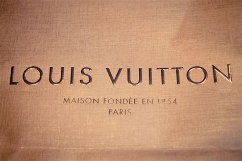 louis vuitton maison fondee en 1854 ราคา|Louis Vuitton wiki.